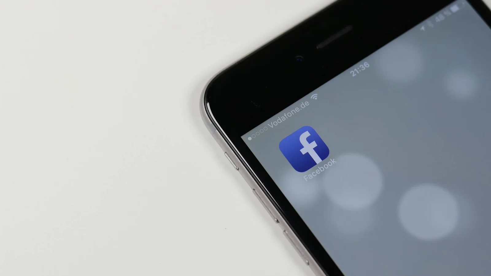 Cómo un abogado en Colombia puede automatizar Facebook con IA para generar leads