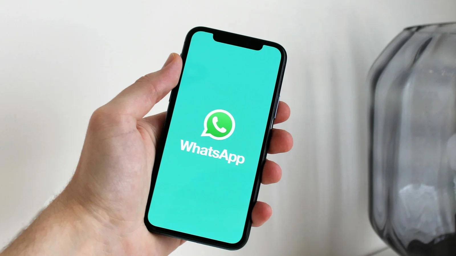Cómo un ecommerce en Colombia puede automatizar WhatsApp con IA para generar leads