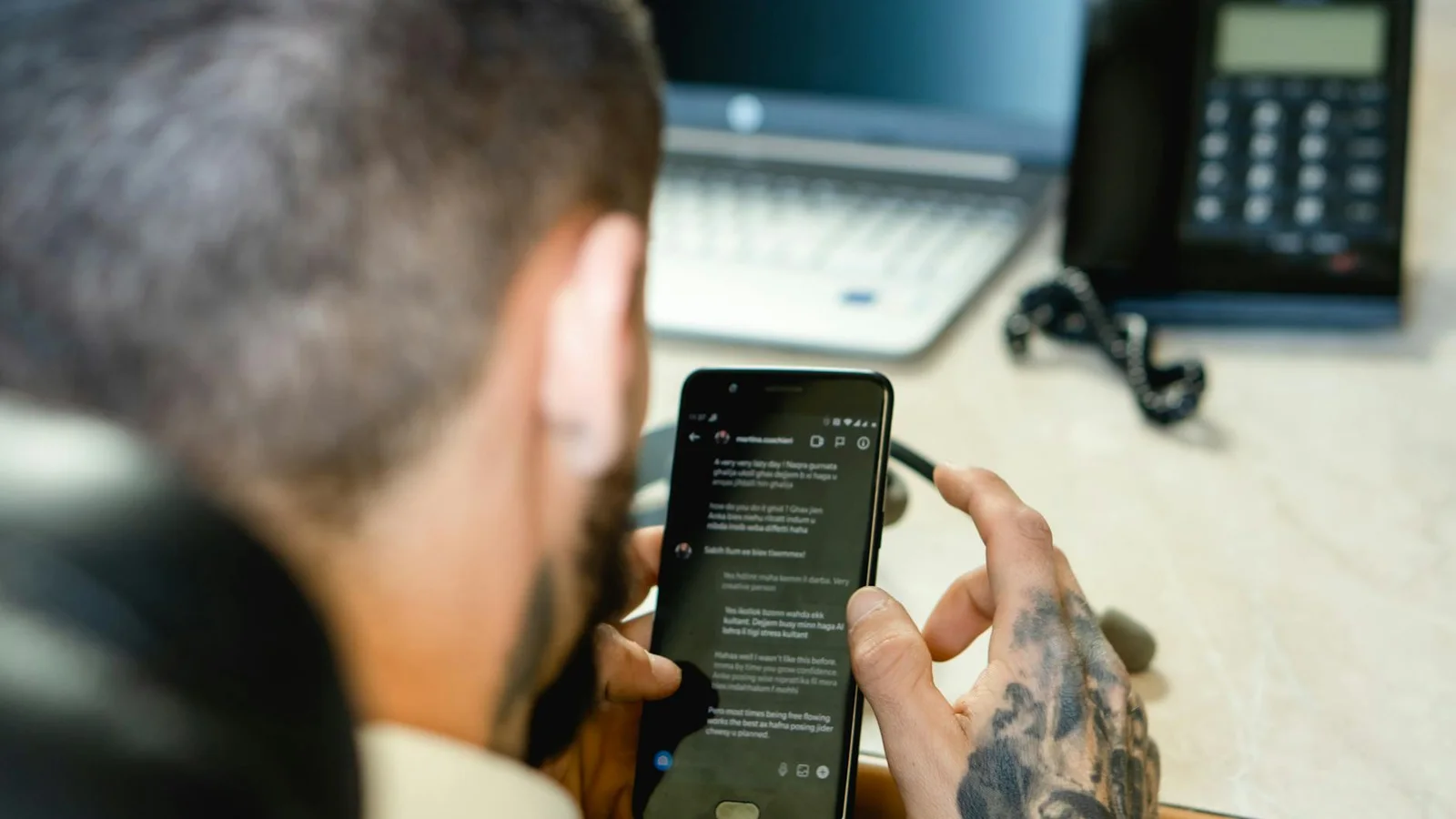 Cómo Enviar Mensajes Inteligentes con IA: Automatización Conversacional para Empresas en Colombia